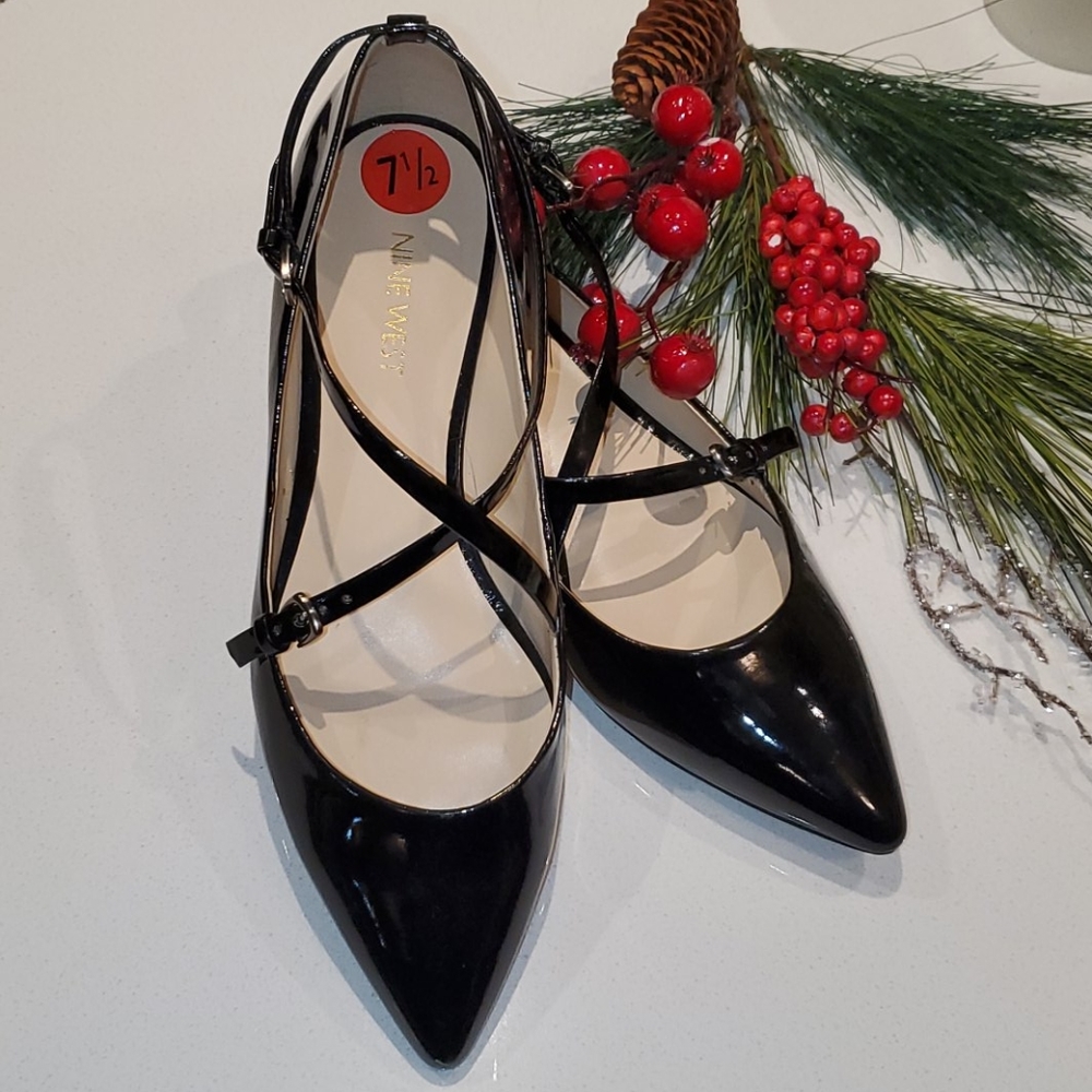 New Nine West flat